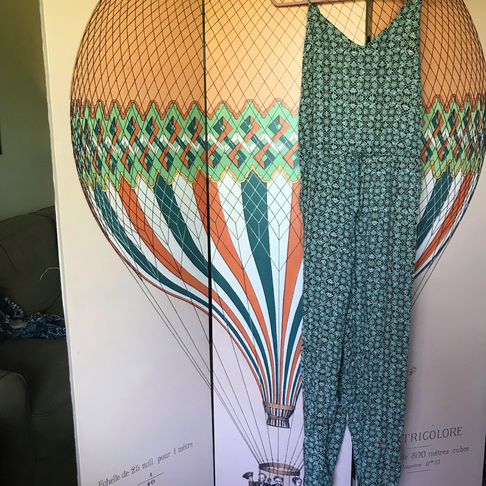 Floral jumpsuit with pockets NWOT